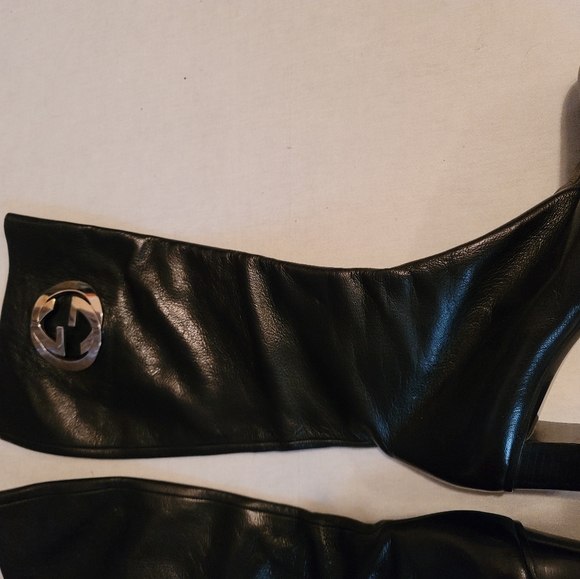 Gucci Boots 11B black leather high heels. Zip up over calf to knee. - Picture 4 of 12